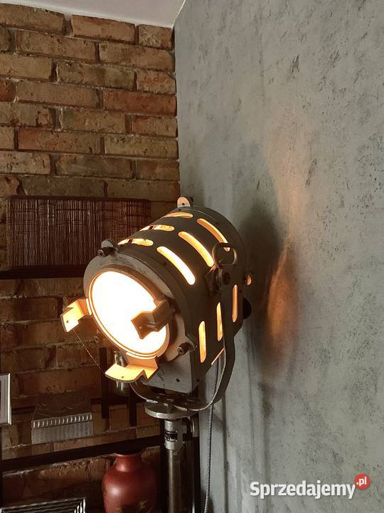 Lampa filmowa teatralna PRL loft vintage 1962 Poznań