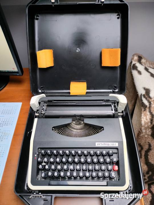 Maszyna do pisania walizkowa lrivileg260T