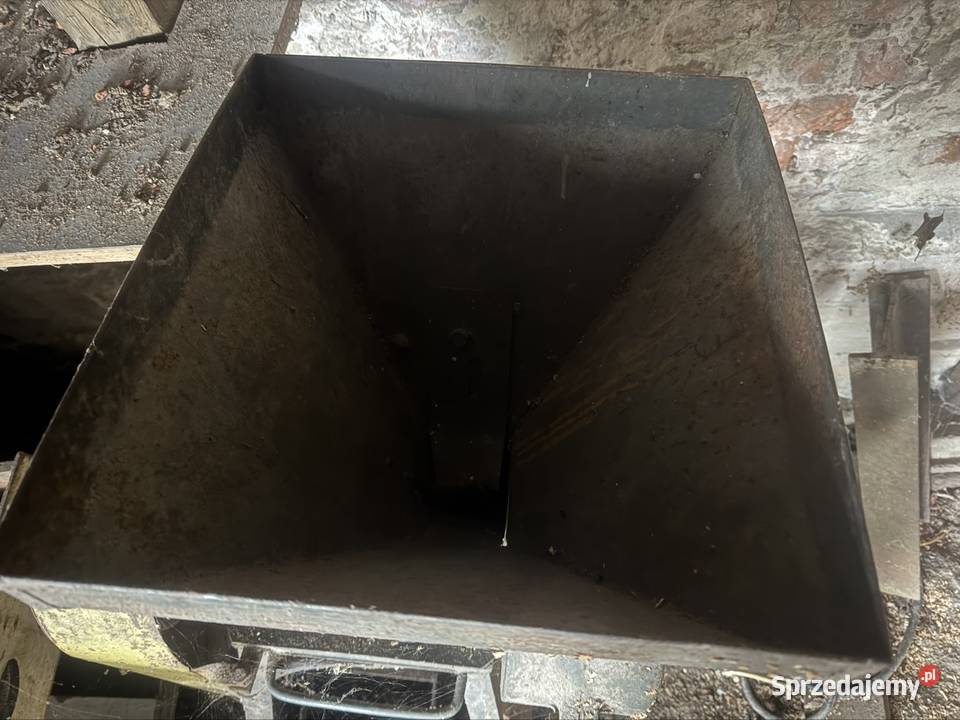 Młynek do mielenia zbóż śrutownik bez silnika