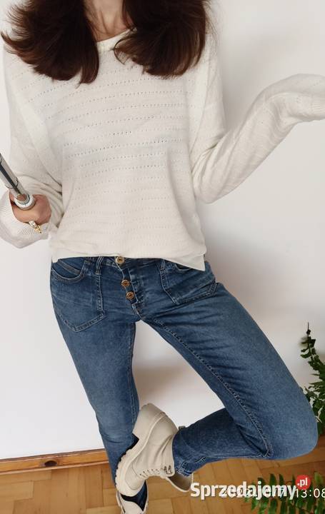 Sweter w kolorze ecru rozmiar ML