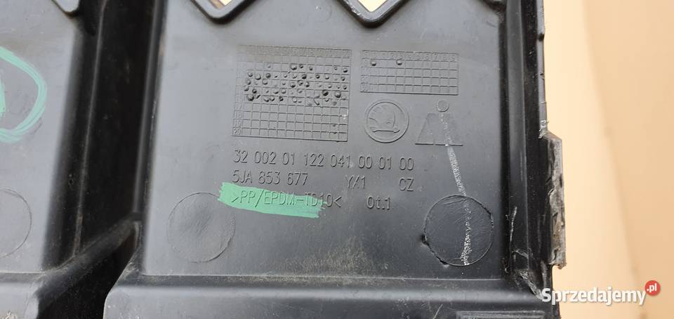 SKODA RAPID 5JA KRATKA ZDERZAKA ŚRODKOWA ATRAPA Trzciel