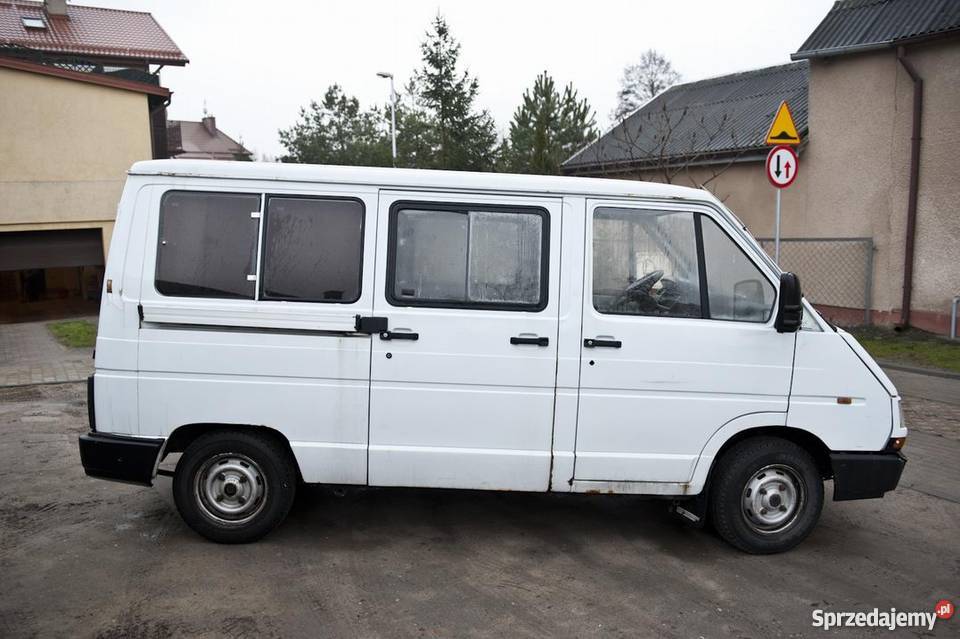 Bus Renault Trafik 98r towarowoosobowy tanio sprowadzony Działdowo