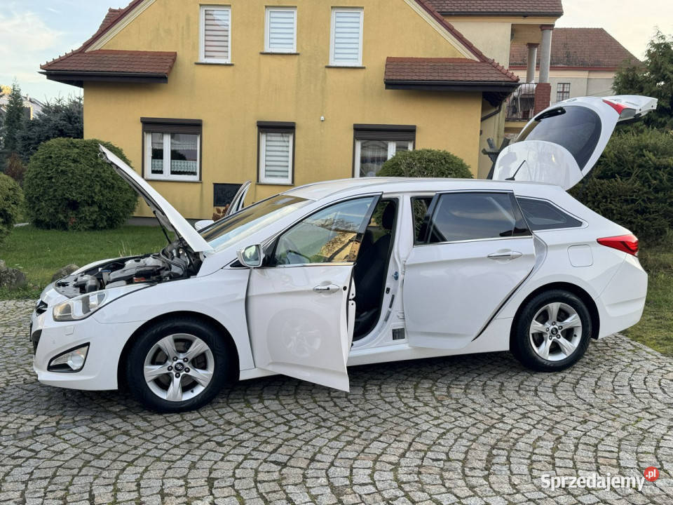 Hyundai i40 16 Benzyna 135 z Niemiec XENON Ledy Strzegom sprzedam