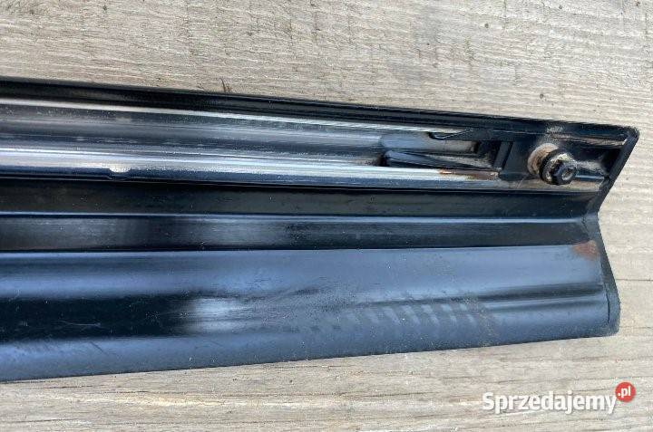 Listwa drzwi dolna prawy tył MercedesBenz 200 Łagiewniki sprzedam
