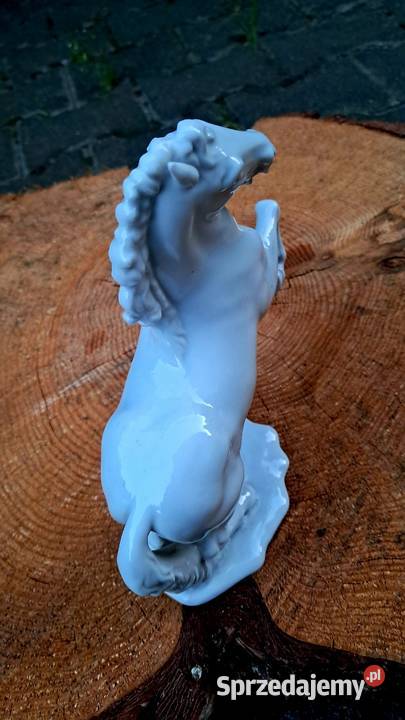 Porcelanowa Szkliwiona biała figurka konia Świecie sprzedam