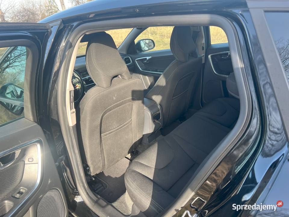 Volvo V60 D2 niski przebieg super stan 115KM