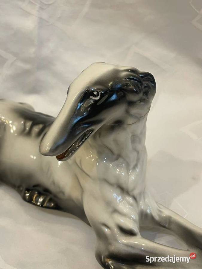Porcelanowa figurka pies Wałbrzych
