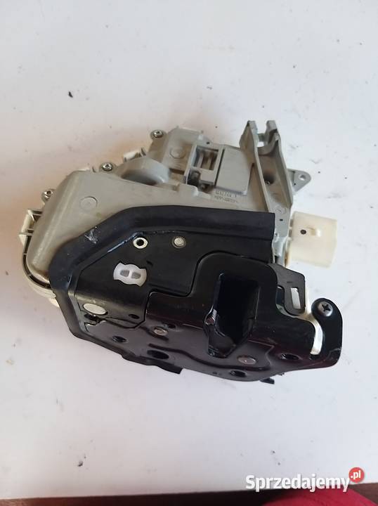 Zamek drzwi przód lewy 8j1837015c Audi Karoseria