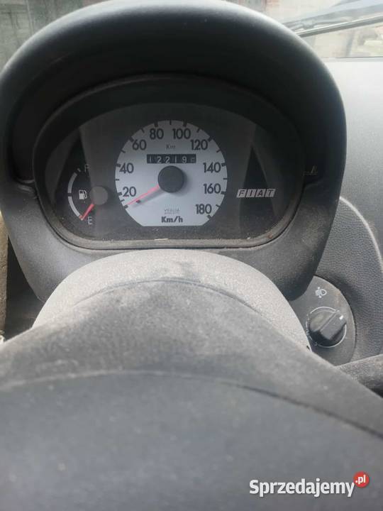 Sprzedam auto osobowe kupiony w Polsce Siciska sprzedam
