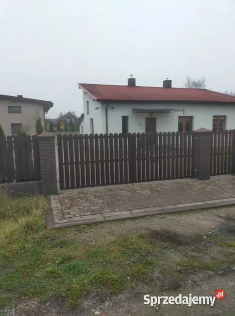 Działka z domem i budynkiem gospodarczym metalowe Sięganów