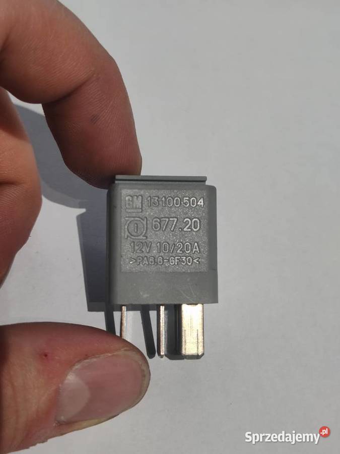 Przekaźniki Opel Astra H 13 CDTI 90 z 2006 roku osobowe śląskie Mysłowice