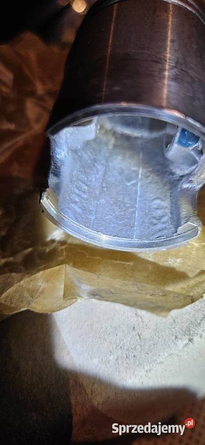 NowyFabryczny ZMDTłok z sygnaturą do Barlinek