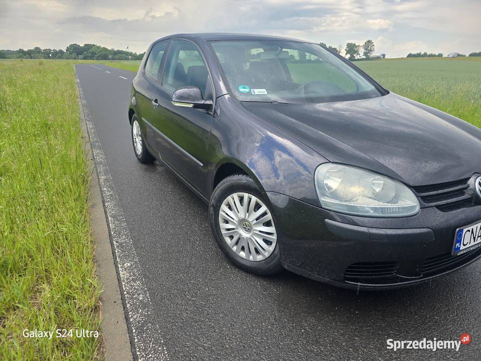 Golf 5 w stanie 2/3 Paterek sprzedam