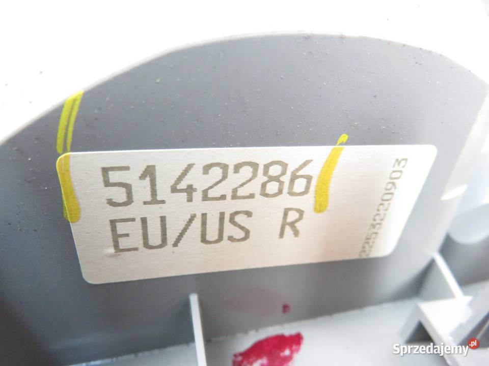 LAMPA PRAWA TYLNA KLAPA SAAB 95 Kombi 5142286