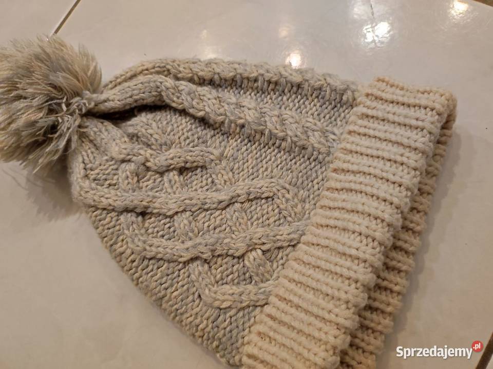 ciepła gruba wełniana dwukolorowa czapka z Kielce