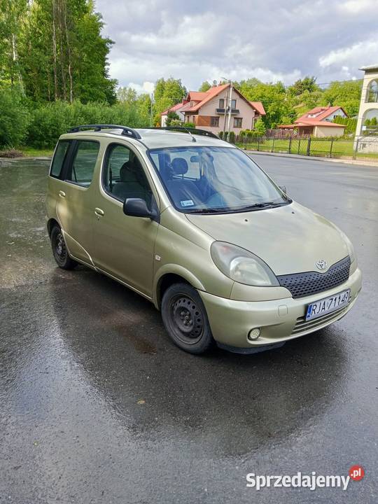 Toyota Yaris Verso minivan 14 Benz podkarpackie Albigowa