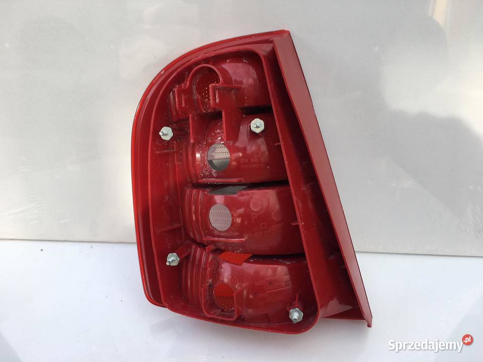 SKODA FABIA 1 LIFT HB PRAWA LAMPA TYŁ Ostroróg sprzedam