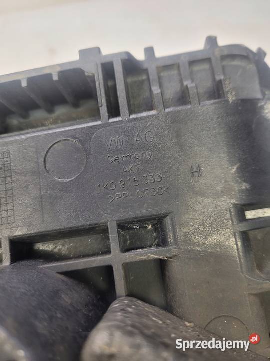 PODSTAWA AKUMULATORA AUDI A3 Q3 1K0915333H Przystajń