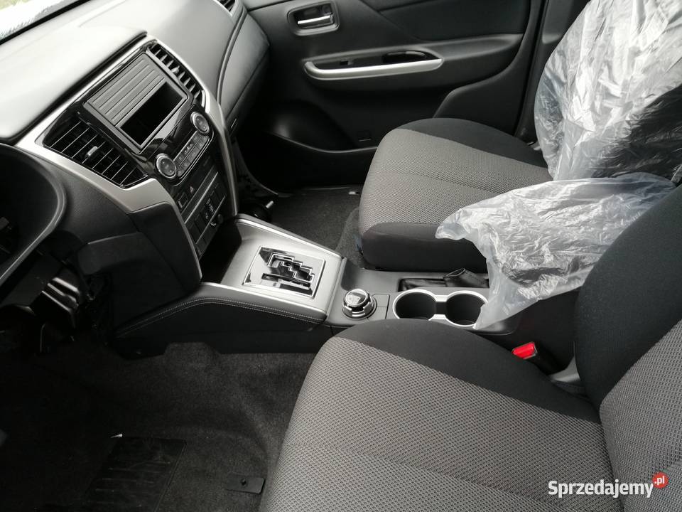 Mitsubishi L200 kabina karoseria kompletna z Części samochodowe Bielsko-Biała