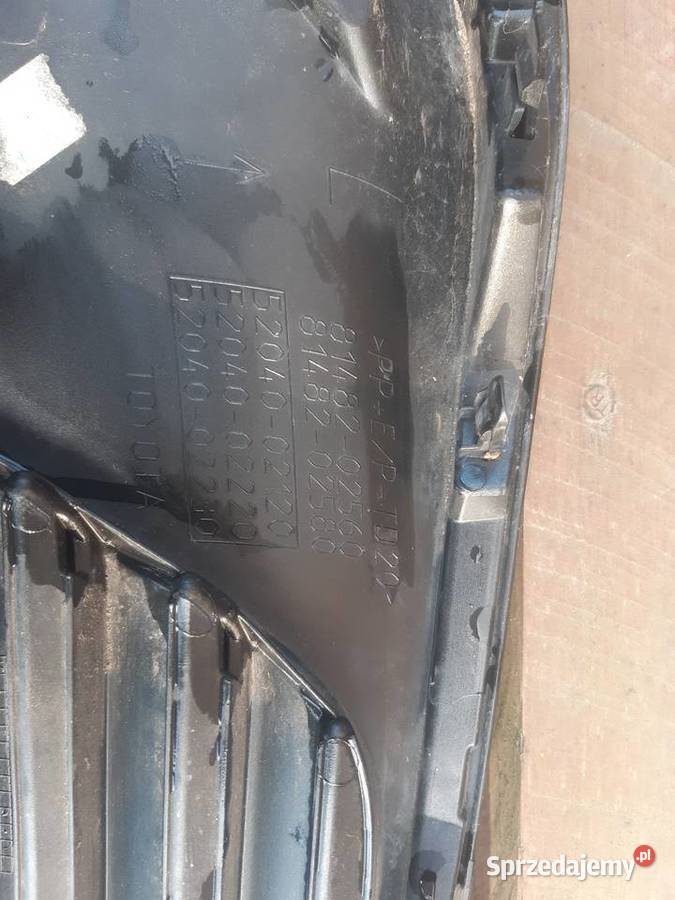 Auris lifcie kratka zderzaka lewy przód Warszawa