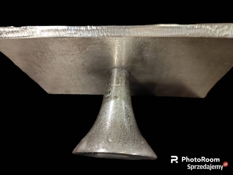 Patera metalowa na nóżce