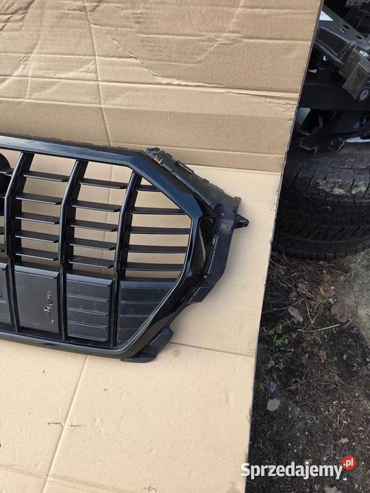 Grill Atrapa Chłodnicy Audi Q3 F3 83A853651B osobowe sprzedam