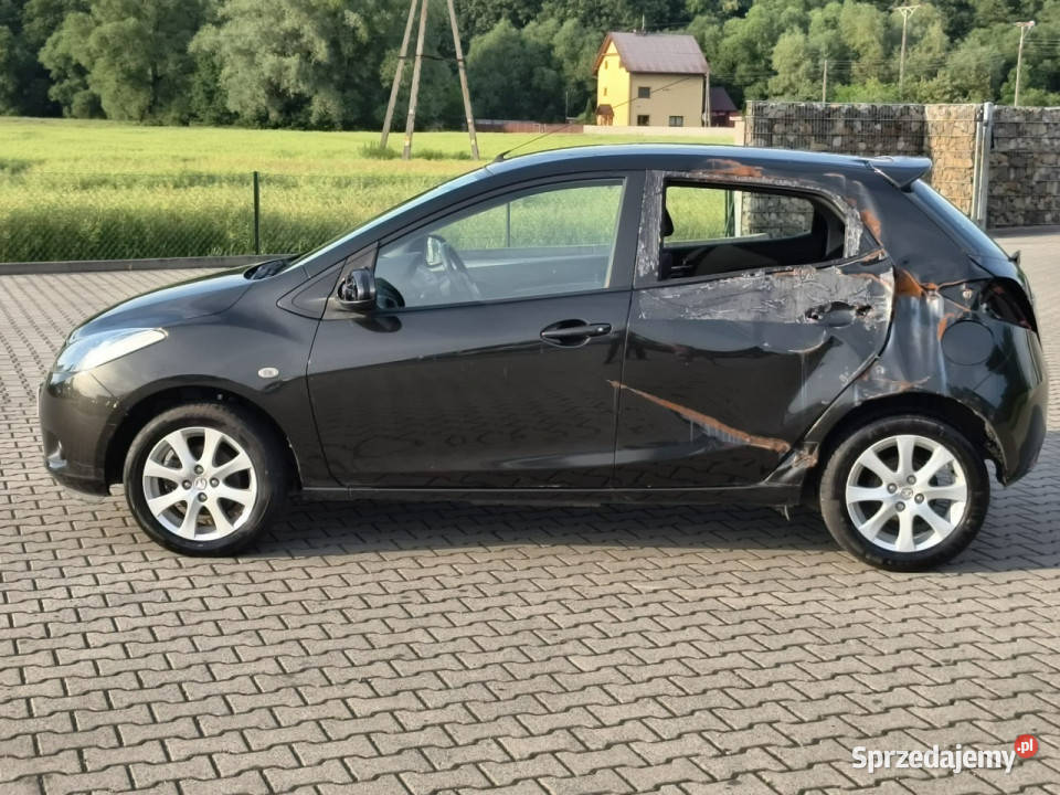 Mazda 2 13 benzyna 75 klimatyzacja mały przebieg Kęty