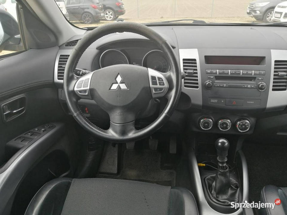 Mitsubishi Outlander 20 140 4x4 klima parktronik Strzegom sprzedam