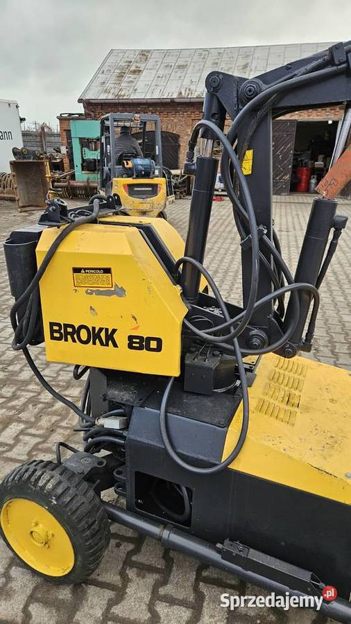Robot wyburzeniowy Brokk 80 młot