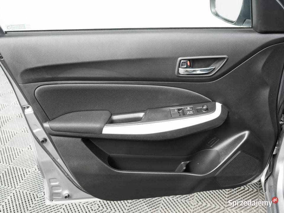 Suzuki Swift WJ5302L12 Dualjet SHVS Premium gniazdo USB Pępowo
