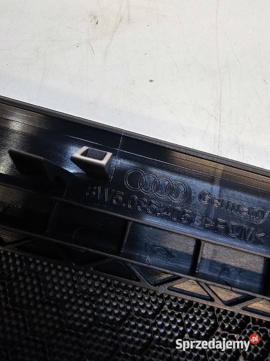 MASKOWNICA GŁOŚNIKA LEWY TYŁ AUDI A4 B9 Osłony i zaślepki