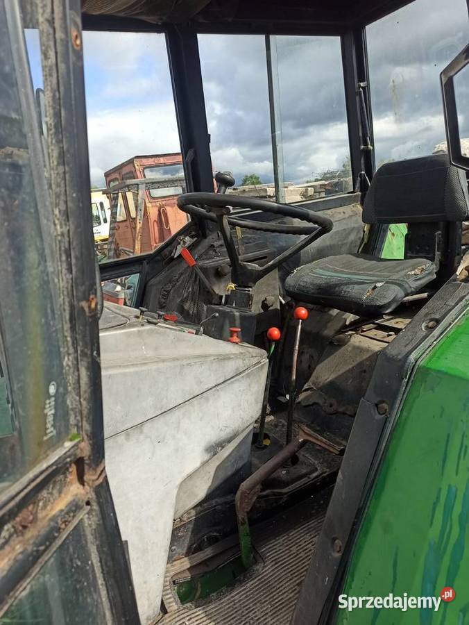 Ciągnik John Deere 2130 z turem