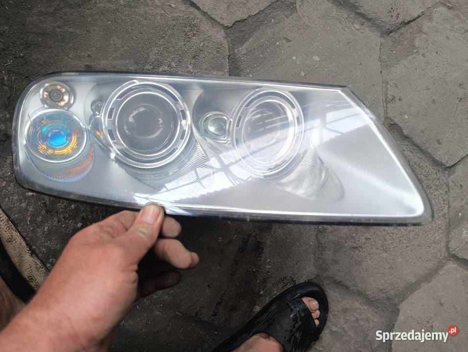 LAMPA PRAWY PRZÓD XENON VOLKSWAGEN TOUAREG I 7L