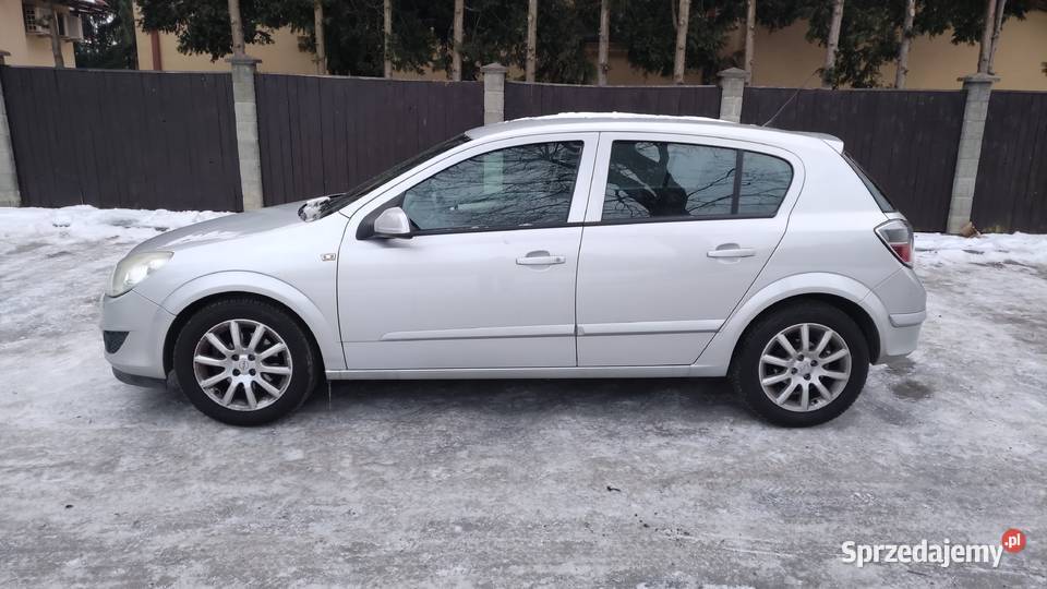 Opel Astra H 16 benzyna gaz Rok produkcji 2007 Rzeszów