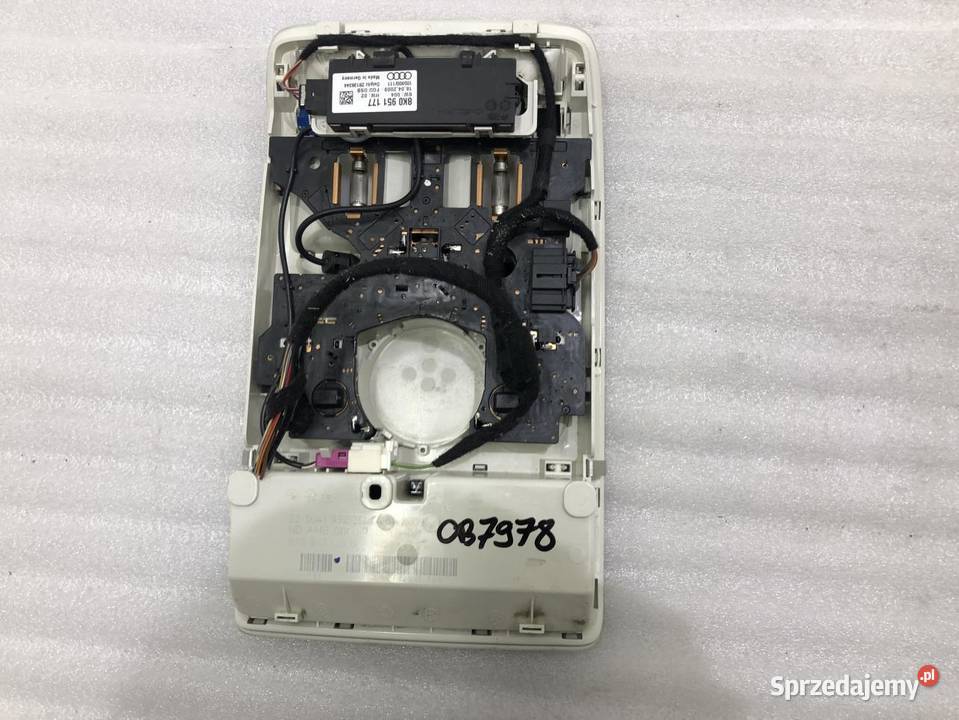 LAMPKA OŚWIETLENIE KABINY AUDI A5 8T 8K0951177