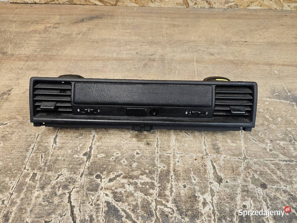 BMW E36 KRATKA NAWIEWU POWIETRZA PRZÓD 8162022 osobowe