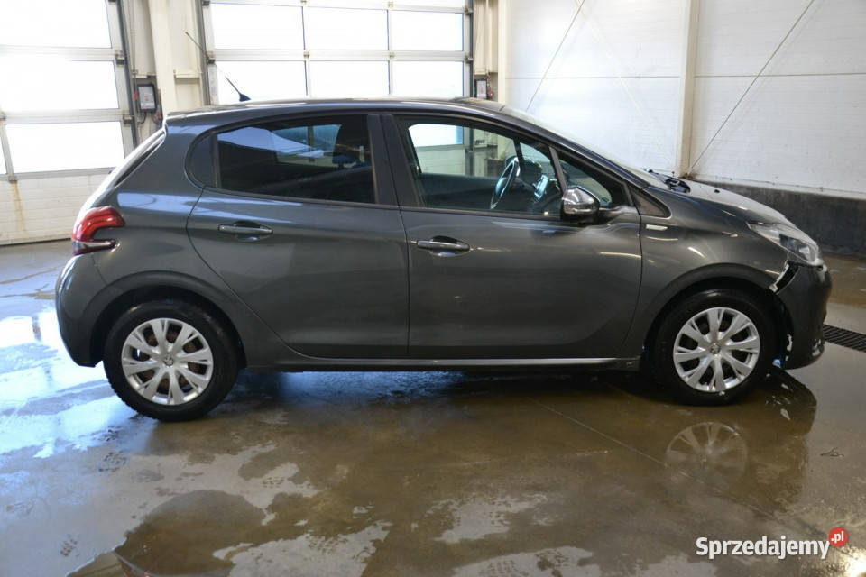 Peugeot 208 lifcie 12 benzyna 82 tablet Kęty sprzedam