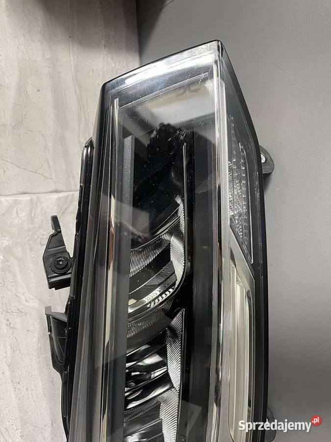 AUDI Q2 PRAWA LAMPA PRZÓD CAŁA ORYGINAŁ Ostroróg