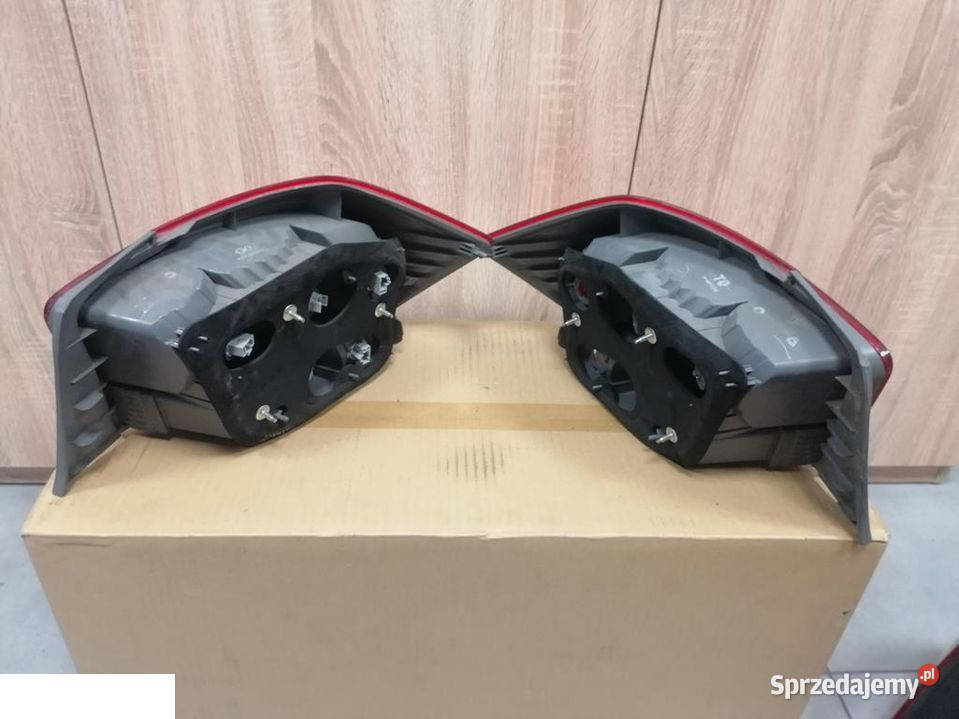 Honda City II 2 lampa tył prawa lewa Kozubszczyzna