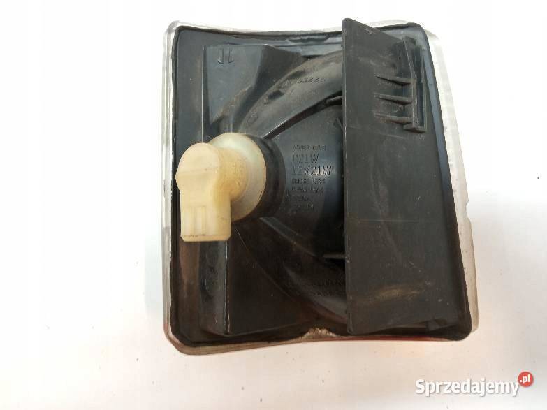 KIERUNKOWSKAZ LEWY PRAWY PRZÓD KOMPLET 183321B Rok produkcji 1999