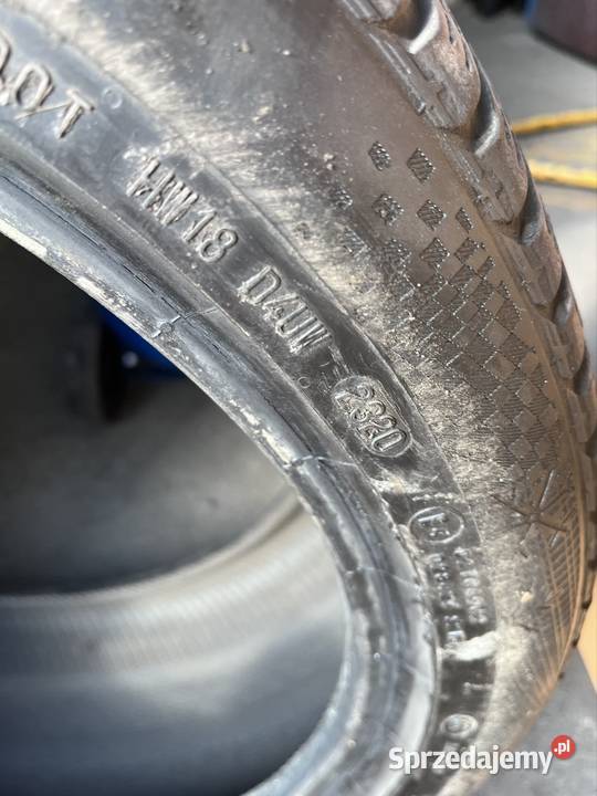 dwie opony Continental zimowe 235 40 R 19