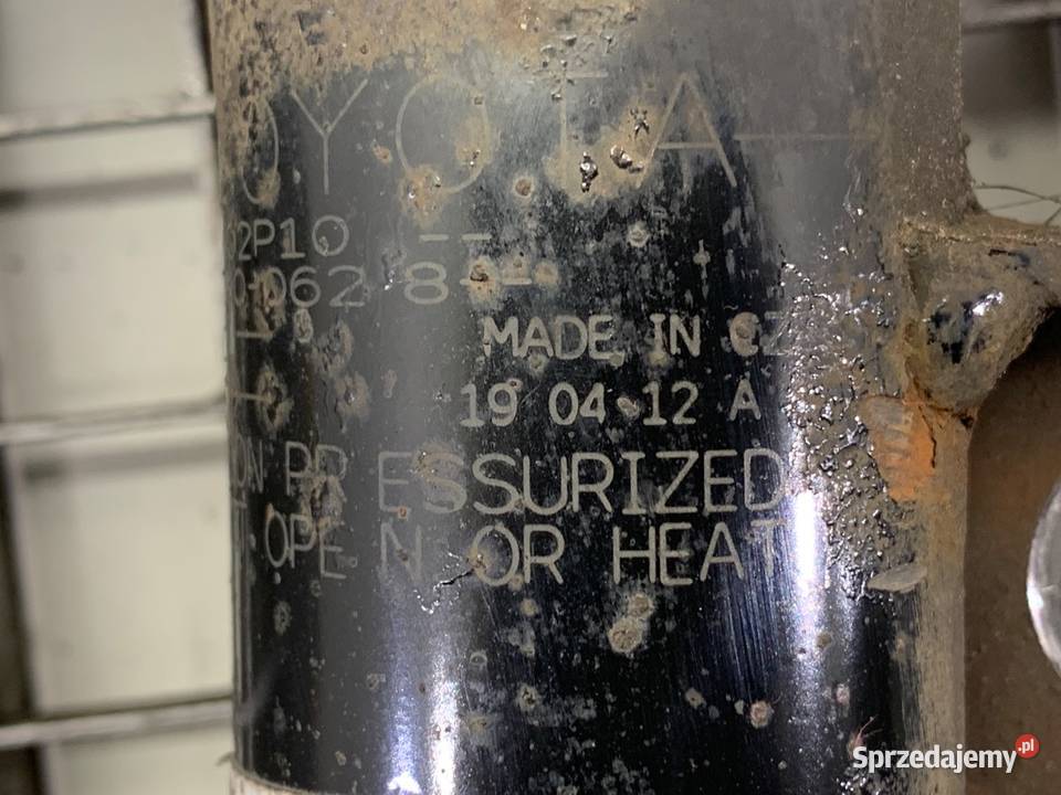 AMORTYZATOR PRAWY PRZÓD ZE SPRĘŻYNĄ TOYOTA