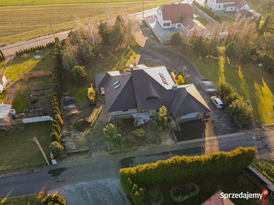 Dom na sprzedaż pow 282 m2 dz 39 ar Gogolin