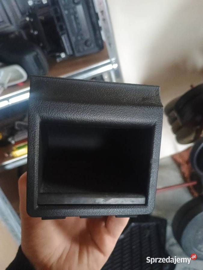 Tylny schowek tunelu Audi A3 8P podkarpackie Radymno sprzedam