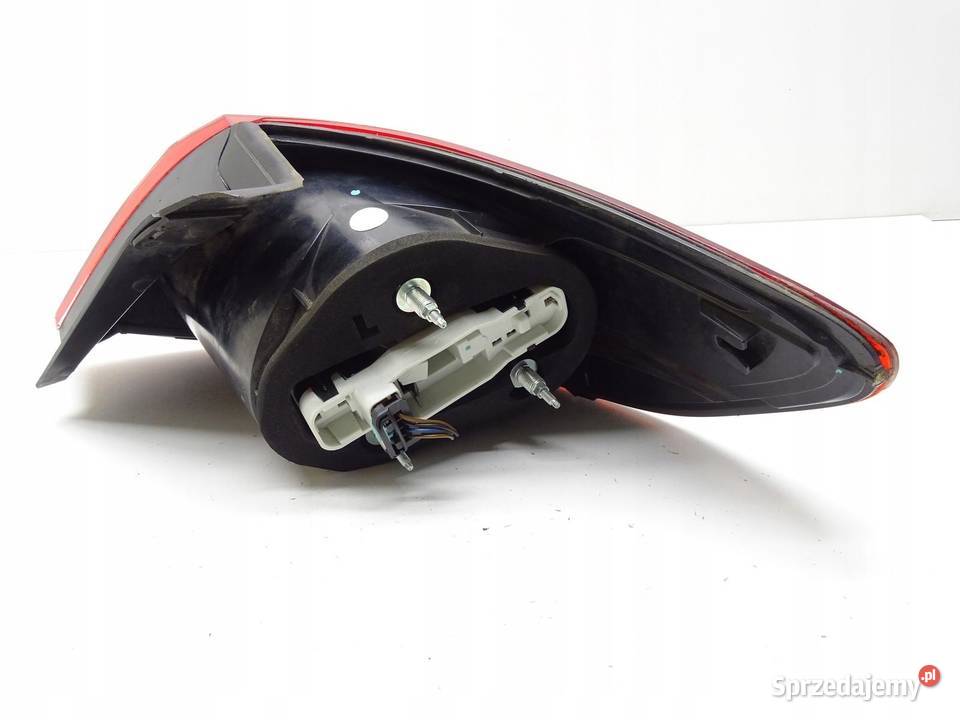 LAMPA LEWA LEWY TYŁ TYLNA W BŁOTNIK VW PASSAT CC osobowe Lampy tylne