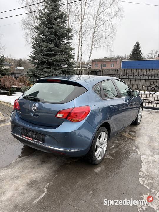 Opel Astra 14T HB Active