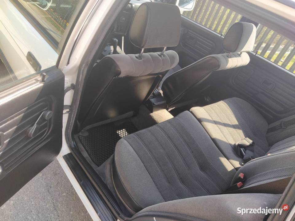 BMW 3 E30 18benz klimatyzacja 1 właściciel Starachowice