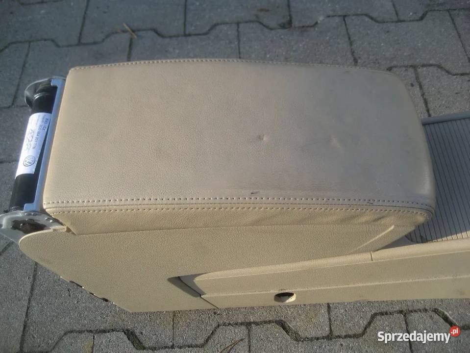 vw passat b6 0510r podłokietnik beżowy wersja osobowe