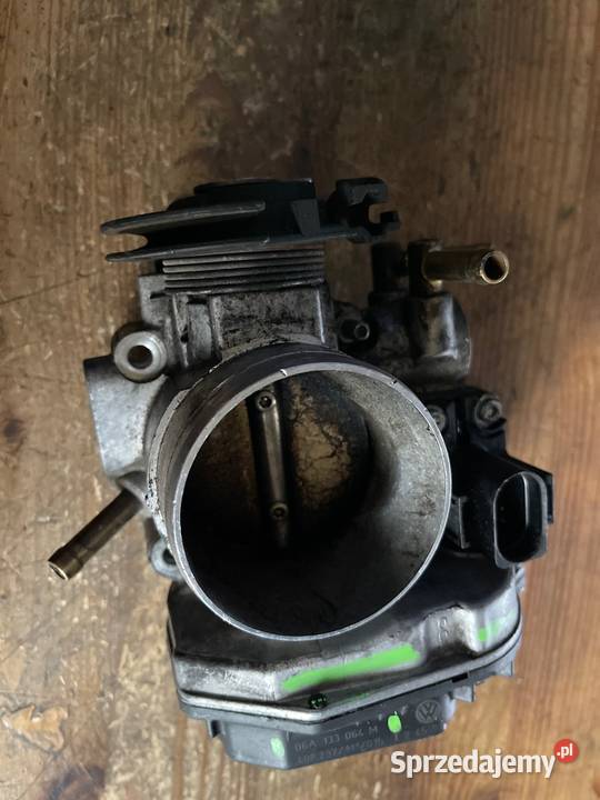Przepustnica VW 06A133064M