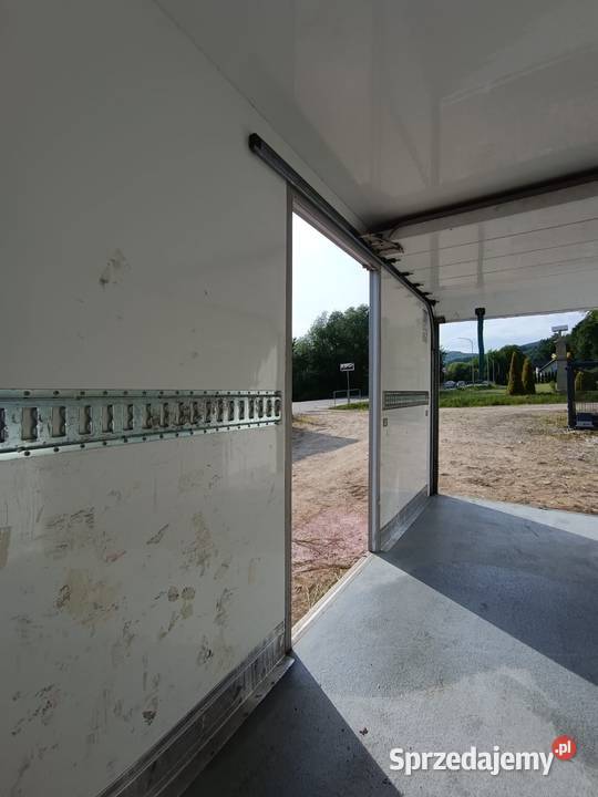 Kontener samochodowy magazyn Kontener Izoterma Laskowa